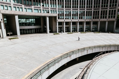 Walking in concrete structures
